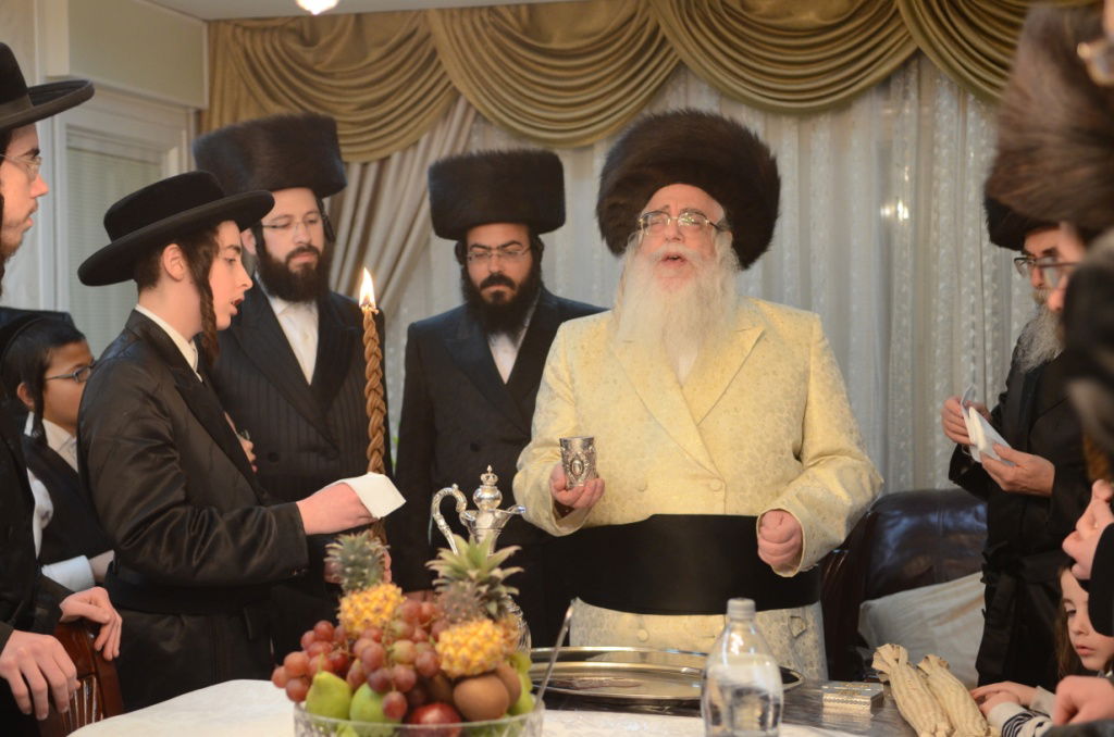 שבת היסטורית בביתר עילית בראשות האדמו"ר מצאנז • תיעוד ענק