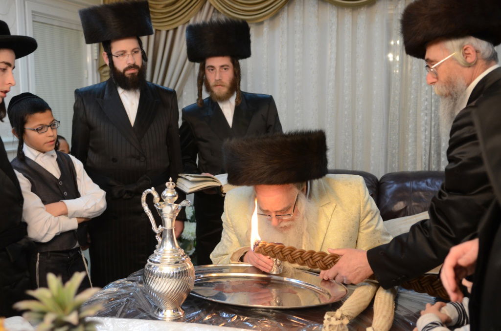 שבת היסטורית בביתר עילית בראשות האדמו"ר מצאנז • תיעוד ענק