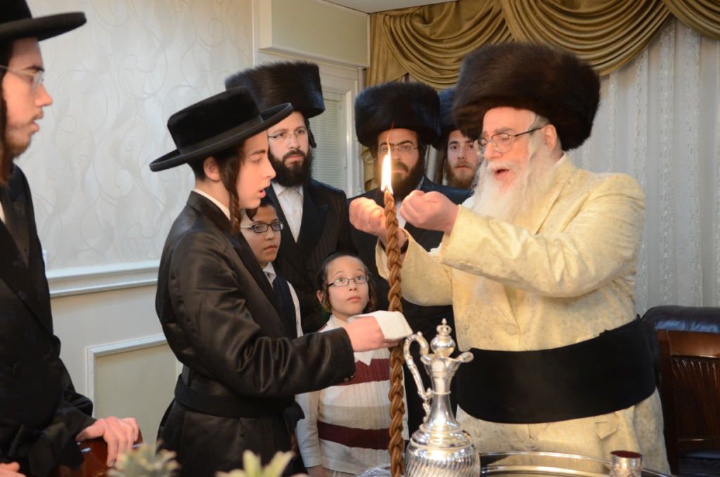 שבת היסטורית בביתר עילית בראשות האדמו"ר מצאנז • תיעוד ענק