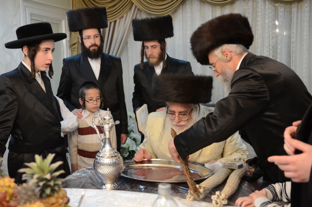 שבת היסטורית בביתר עילית בראשות האדמו"ר מצאנז • תיעוד ענק