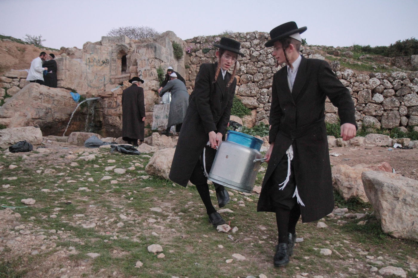 תיעוד: שאיבת "מים שלנו" במעיין עין חניה