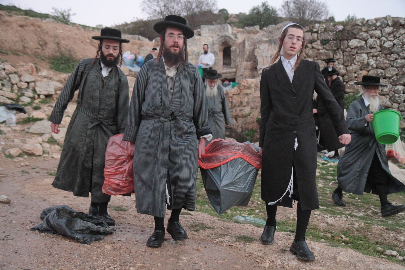 תיעוד: שאיבת "מים שלנו" במעיין עין חניה