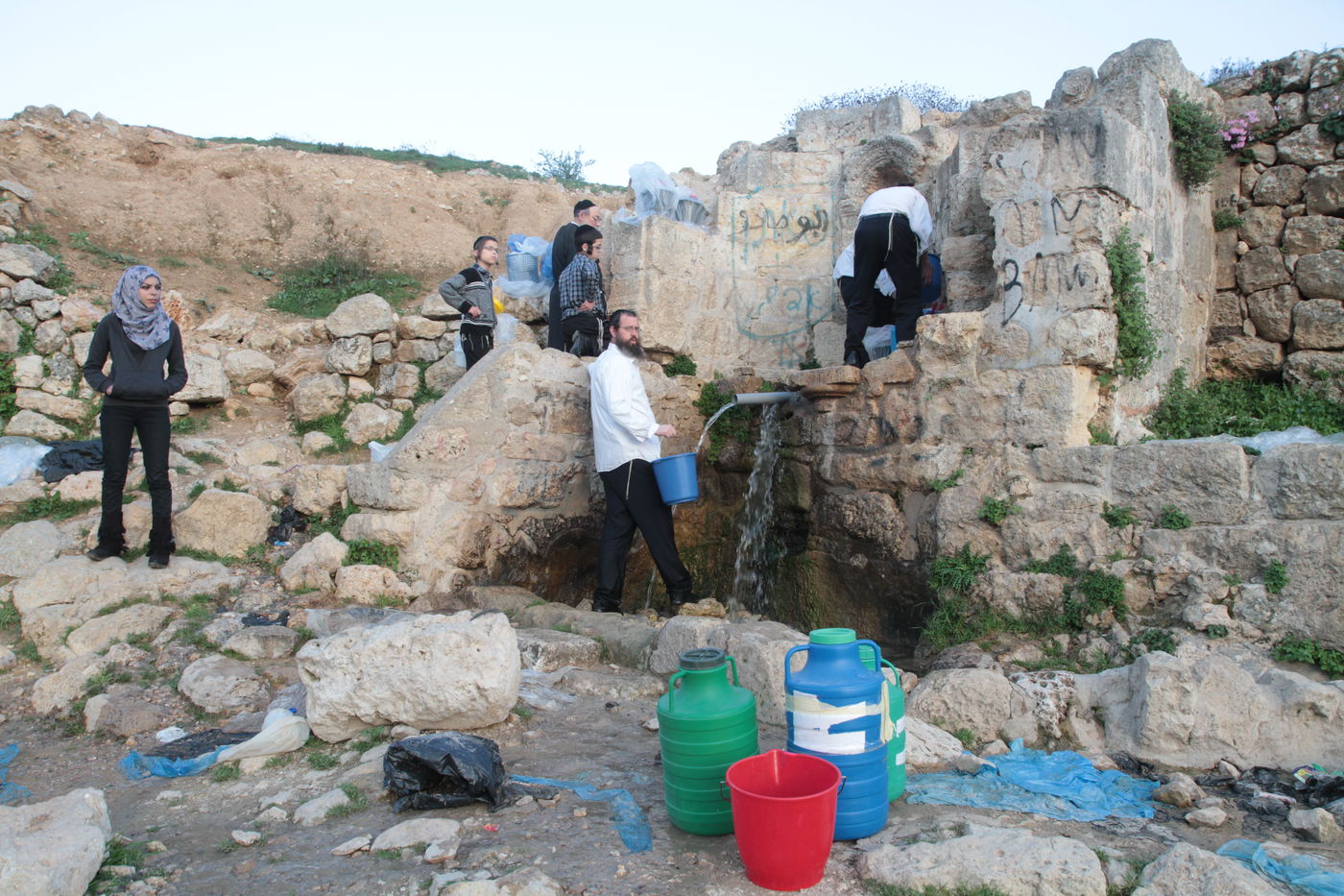 תיעוד: שאיבת "מים שלנו" במעיין עין חניה