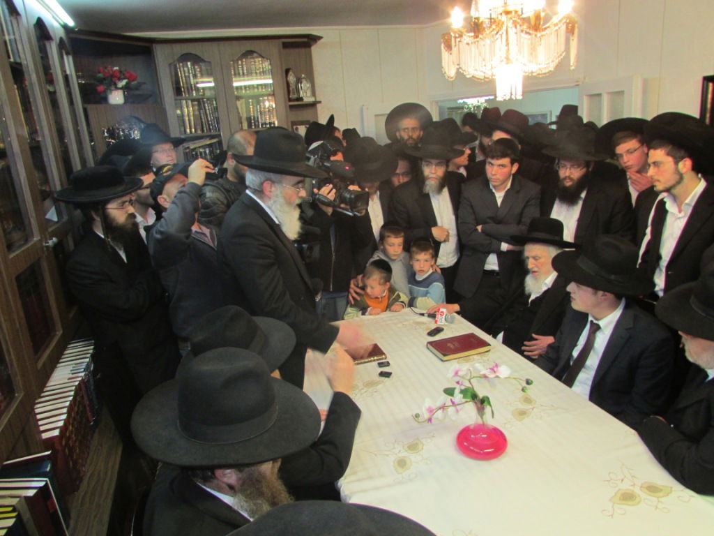 "העריק החרדי" חגג את שחרורו בבית הרב אוירבך