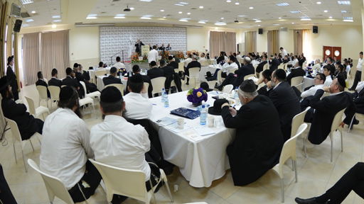 היום השני ב"ירחי כלה": עו"ד יעקב וינרוט ורבי אלימלך בידרמן