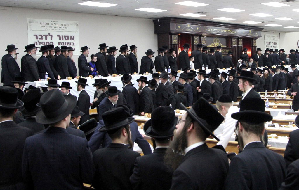 גלריה: טיש ההילולא בבאבוב