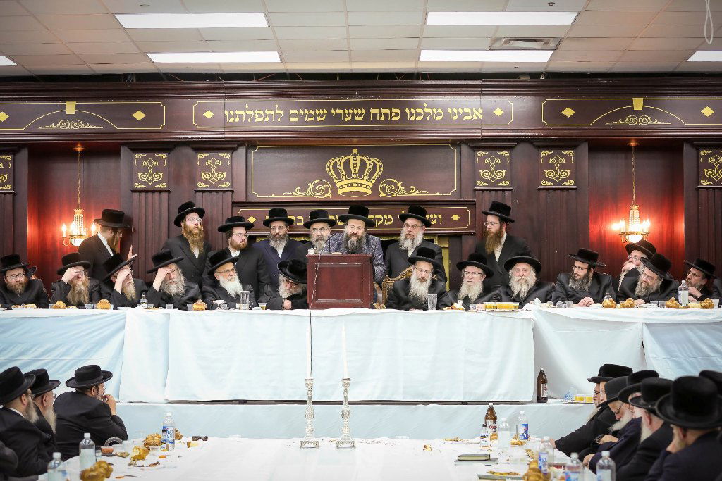 גלריה: טיש ההילולא בבאבוב