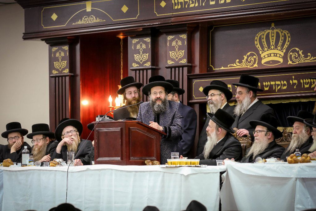 גלריה: טיש ההילולא בבאבוב