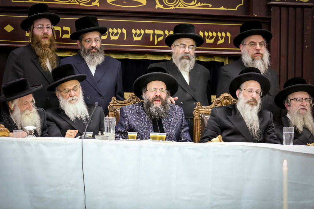 גלריה: טיש ההילולא בבאבוב