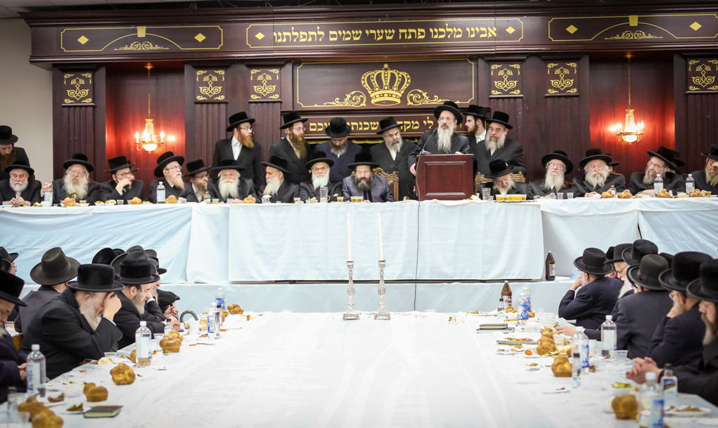 גלריה: טיש ההילולא בבאבוב