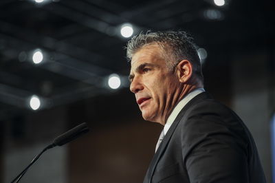 יאיר לפיד, הצהריים