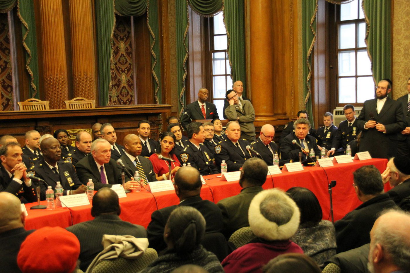 ניו יורק: מפכ"ל המשטרה נפגש עם עסקני היהדות החרדית