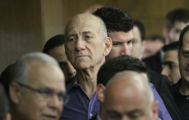 אולמרט בבית המשפט, הבוקר