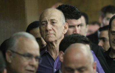 אולמרט בבית המשפט, הבוקר