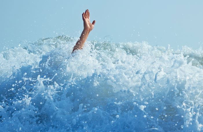 הילד החרדי שטבע בבריכה בקיסריה שב להכרה