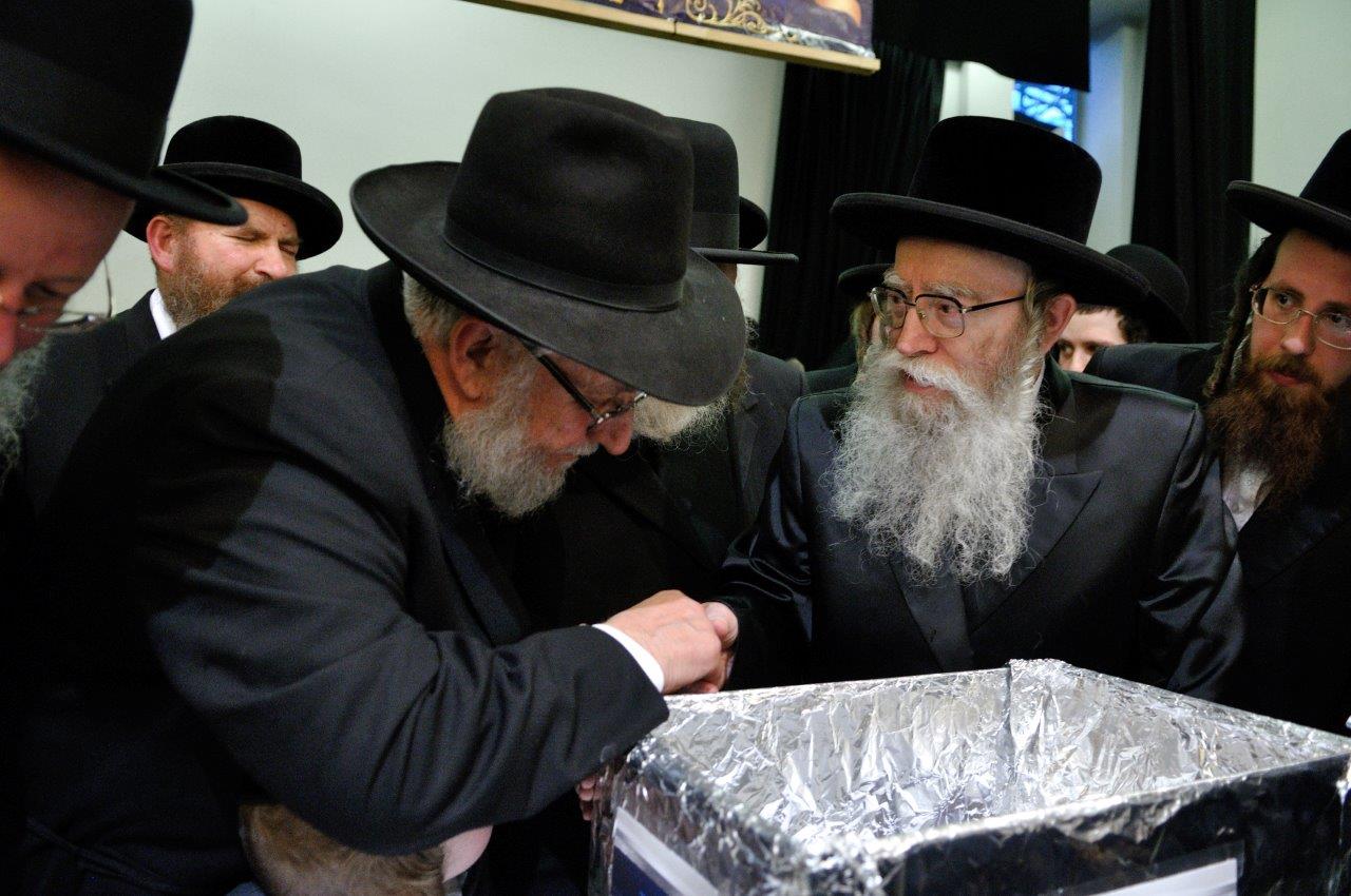 צפו: מיליארדרים ואדמו"רים חגגו יחד