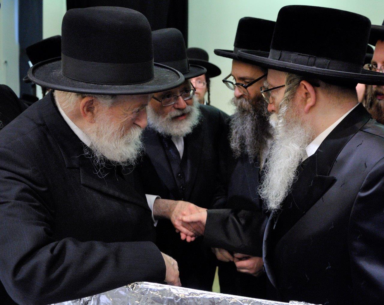 צפו: מיליארדרים ואדמו"רים חגגו יחד