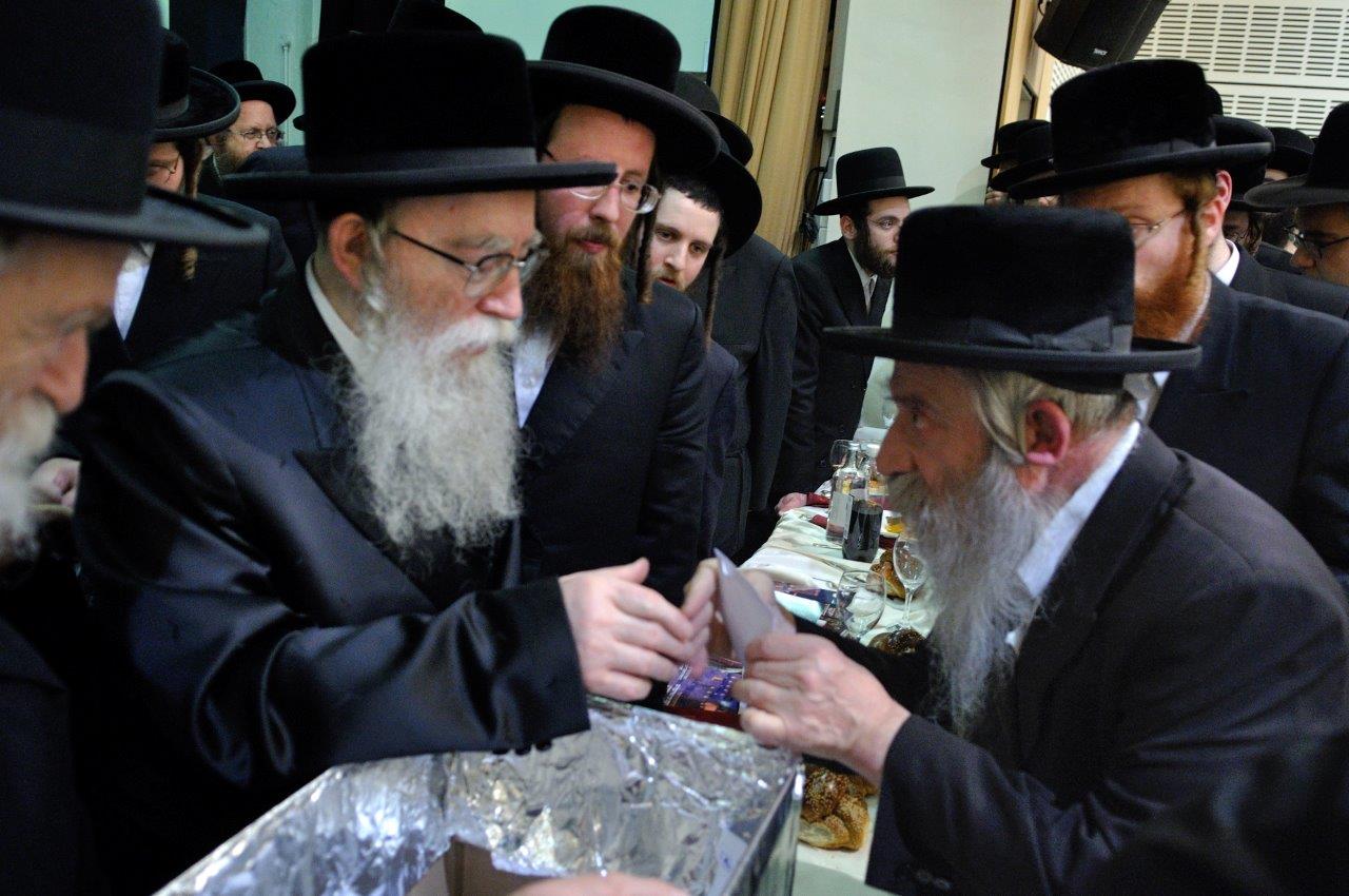 צפו: מיליארדרים ואדמו"רים חגגו יחד