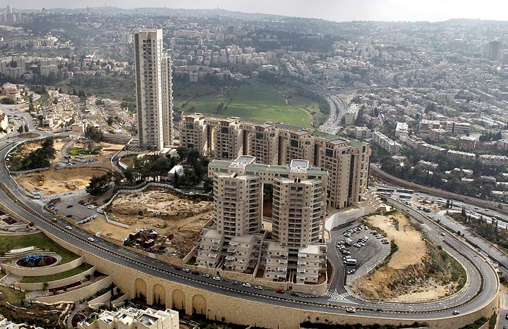 תושב חרדי בהולילנד: שיהיה סוף לשחיתות