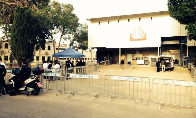 ביבי נגד החרדים? בכפר חב"ד יזכה לחיבוק • תיעוד מההכנות לביקור