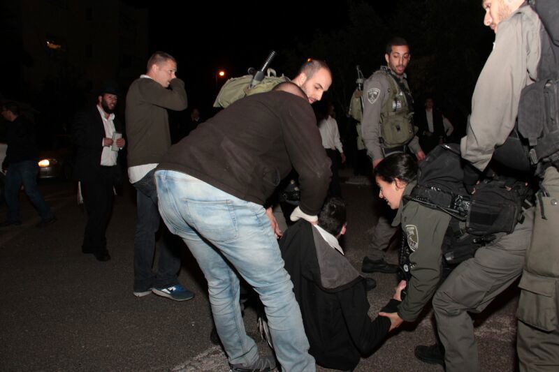 סאגת קבר הרב עובדיה יוסף: עשרות חרדים הפגינו, שלושה נעצרו