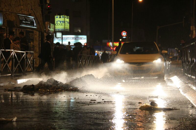 סאגת קבר הרב עובדיה יוסף: עשרות חרדים הפגינו, שלושה נעצרו