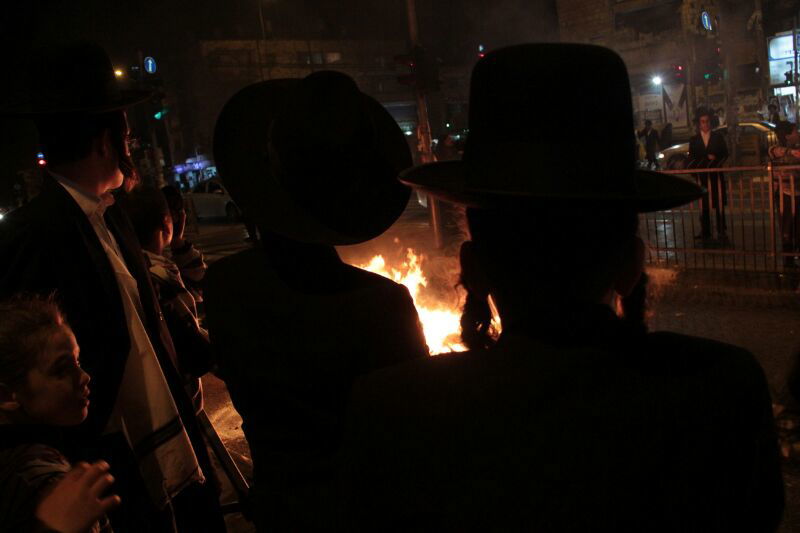 סאגת קבר הרב עובדיה יוסף: עשרות חרדים הפגינו, שלושה נעצרו