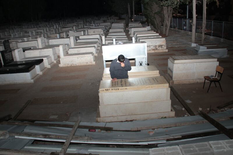 סאגת קבר הרב עובדיה יוסף: עשרות חרדים הפגינו, שלושה נעצרו