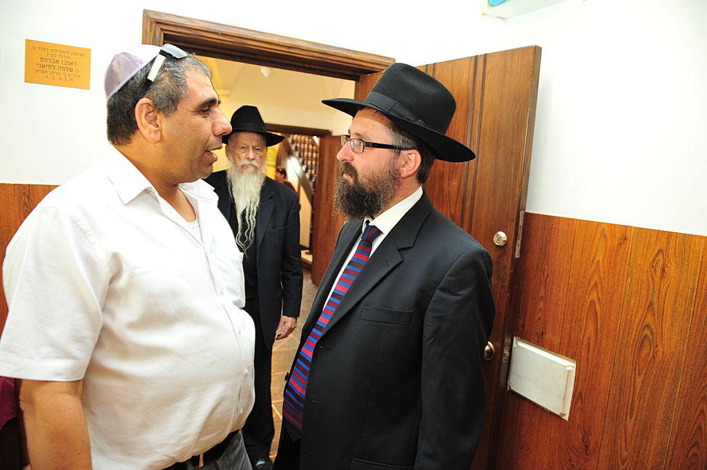 אחרי נתניהו; מבקר המדינה הגיע לבקר בפר חב"ד