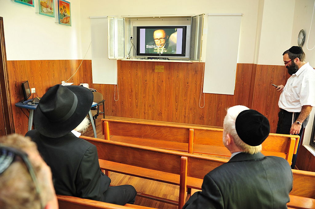 אחרי נתניהו; מבקר המדינה הגיע לבקר בפר חב"ד