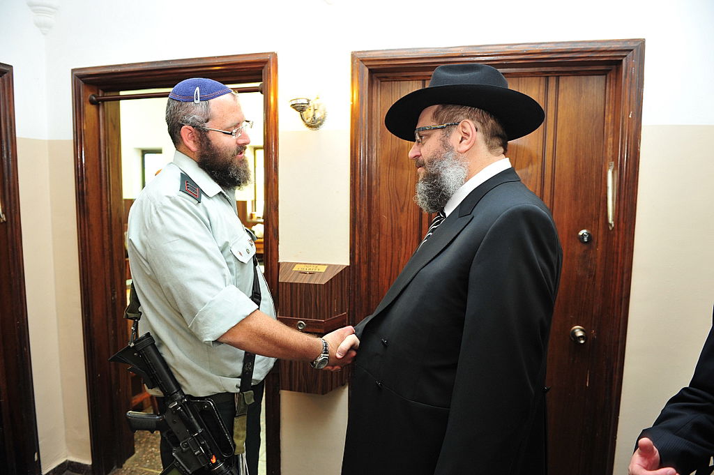 אחרי נתניהו; מבקר המדינה הגיע לבקר בפר חב"ד