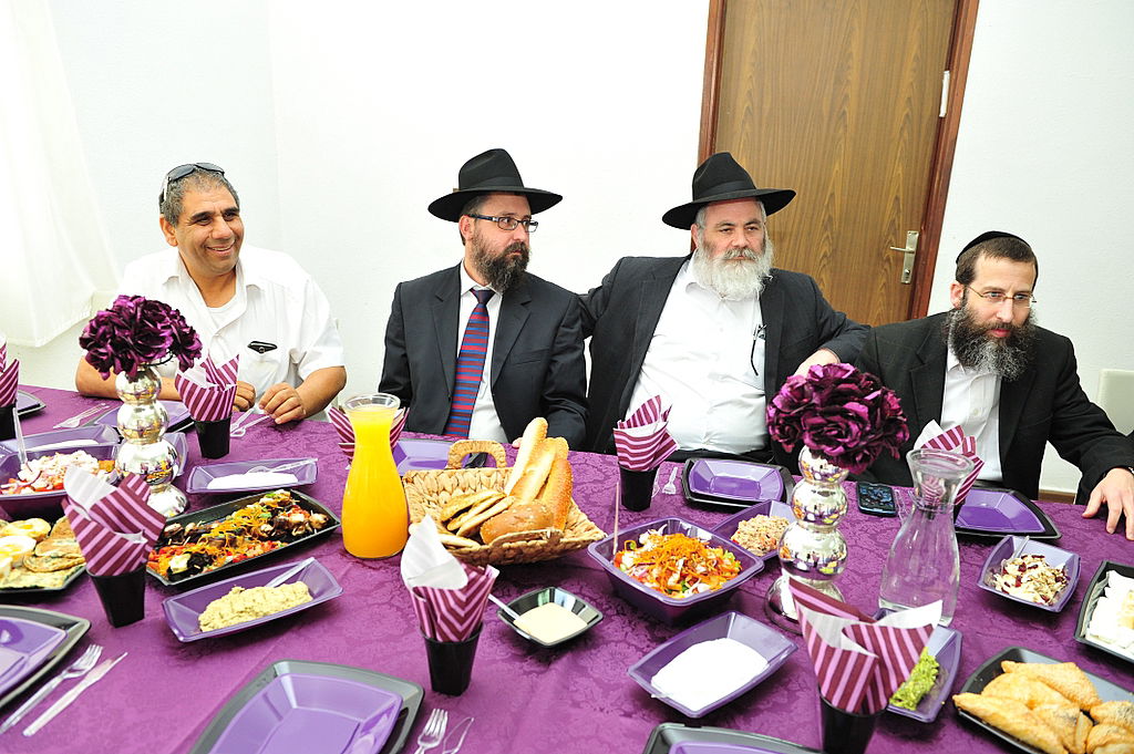 אחרי נתניהו; מבקר המדינה הגיע לבקר בפר חב"ד