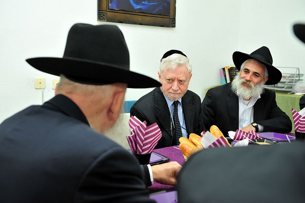 אחרי נתניהו; מבקר המדינה הגיע לבקר בפר חב"ד