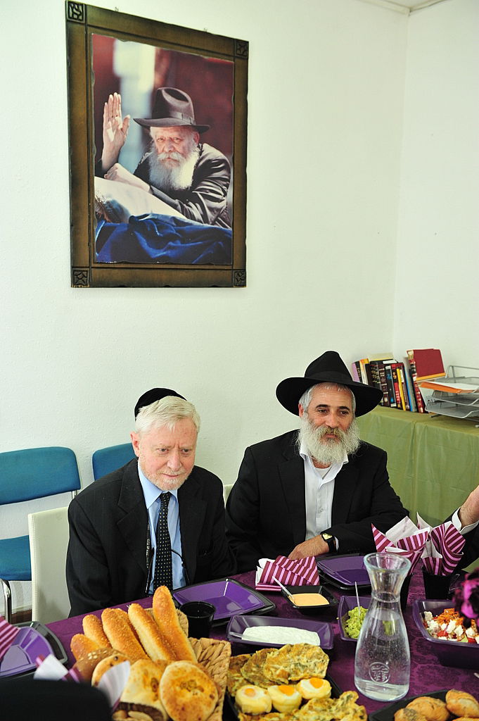 אחרי נתניהו; מבקר המדינה הגיע לבקר בפר חב"ד