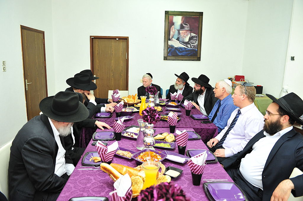 אחרי נתניהו; מבקר המדינה הגיע לבקר בפר חב"ד