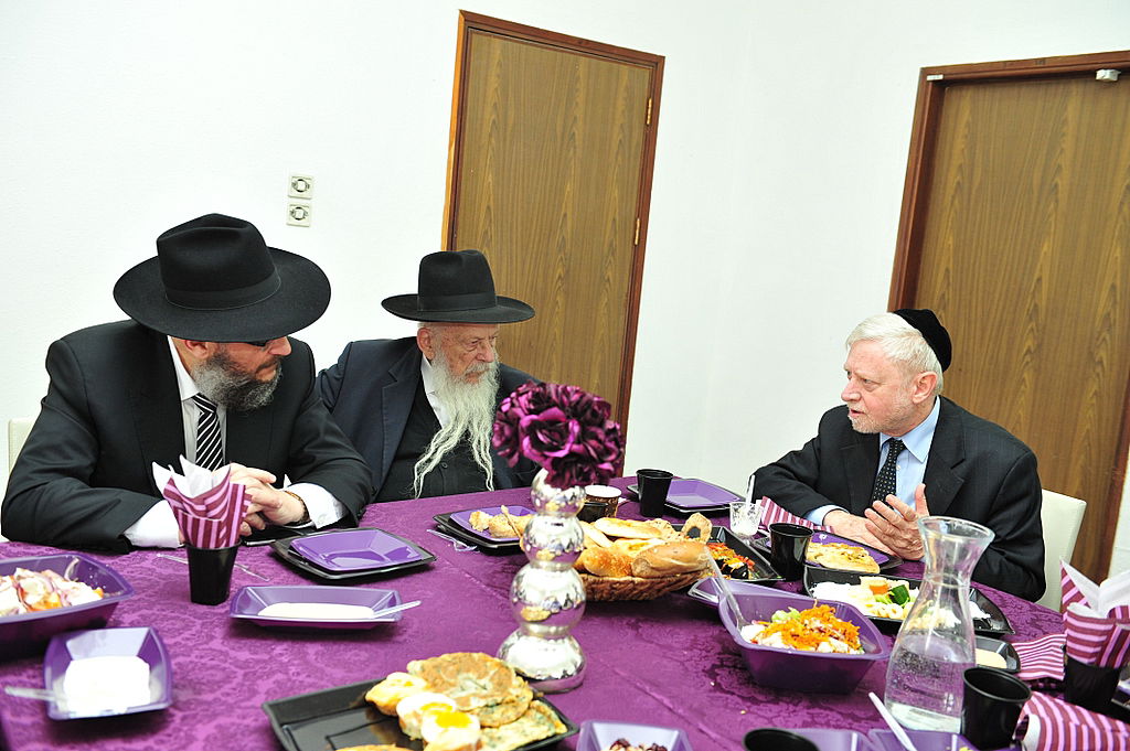 אחרי נתניהו; מבקר המדינה הגיע לבקר בפר חב"ד