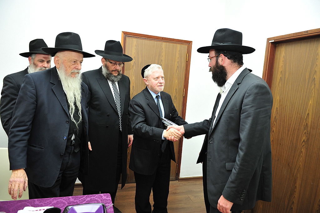 אחרי נתניהו; מבקר המדינה הגיע לבקר בפר חב"ד