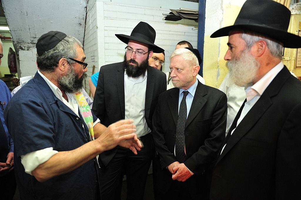 אחרי נתניהו; מבקר המדינה הגיע לבקר בפר חב"ד