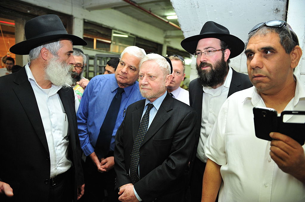 אחרי נתניהו; מבקר המדינה הגיע לבקר בפר חב"ד