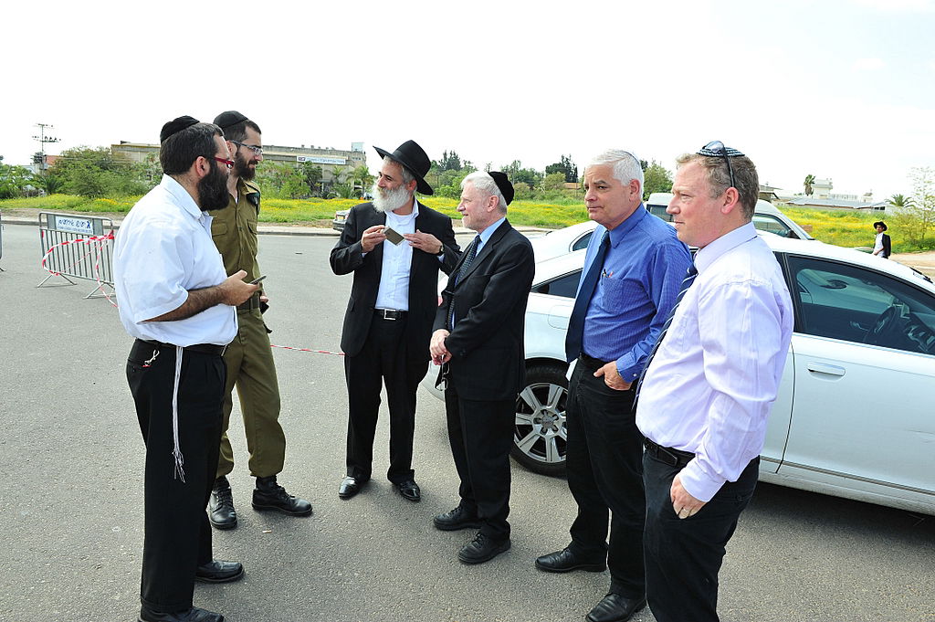 אחרי נתניהו; מבקר המדינה הגיע לבקר בפר חב"ד