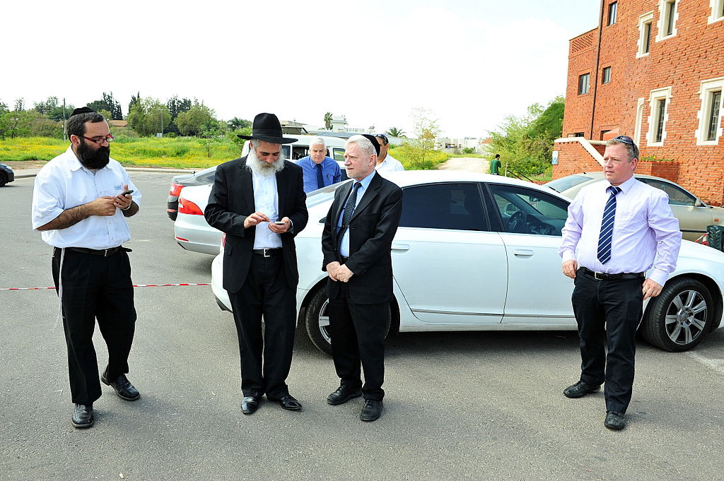 אחרי נתניהו; מבקר המדינה הגיע לבקר בפר חב"ד