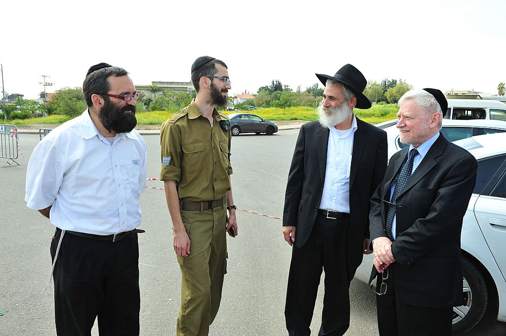 אחרי נתניהו; מבקר המדינה הגיע לבקר בפר חב"ד
