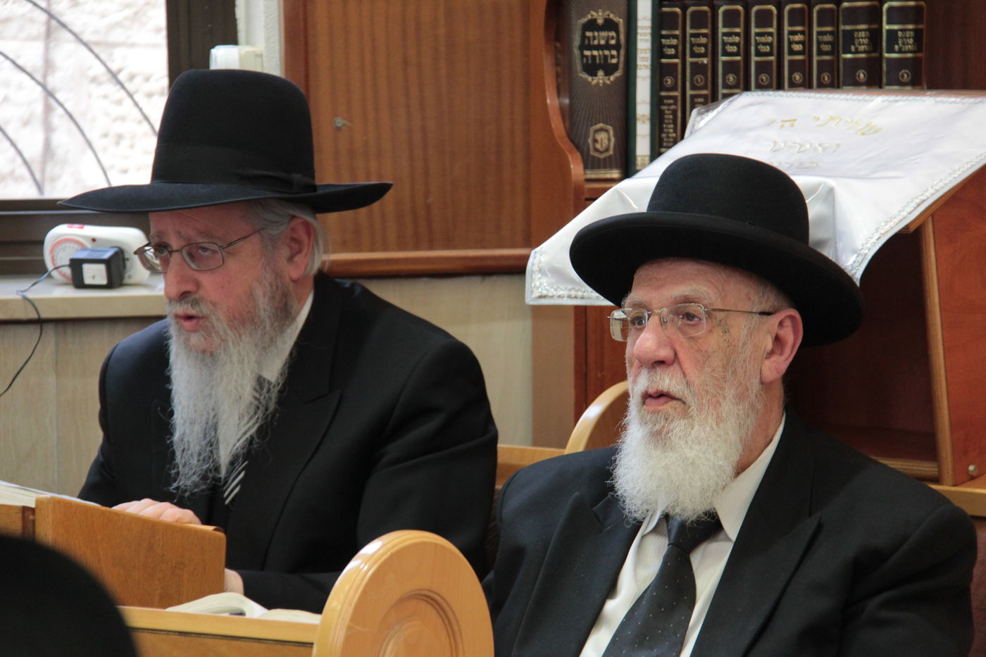 צפו: הרב שלום כהן בישיבת 'בין הזמנים'