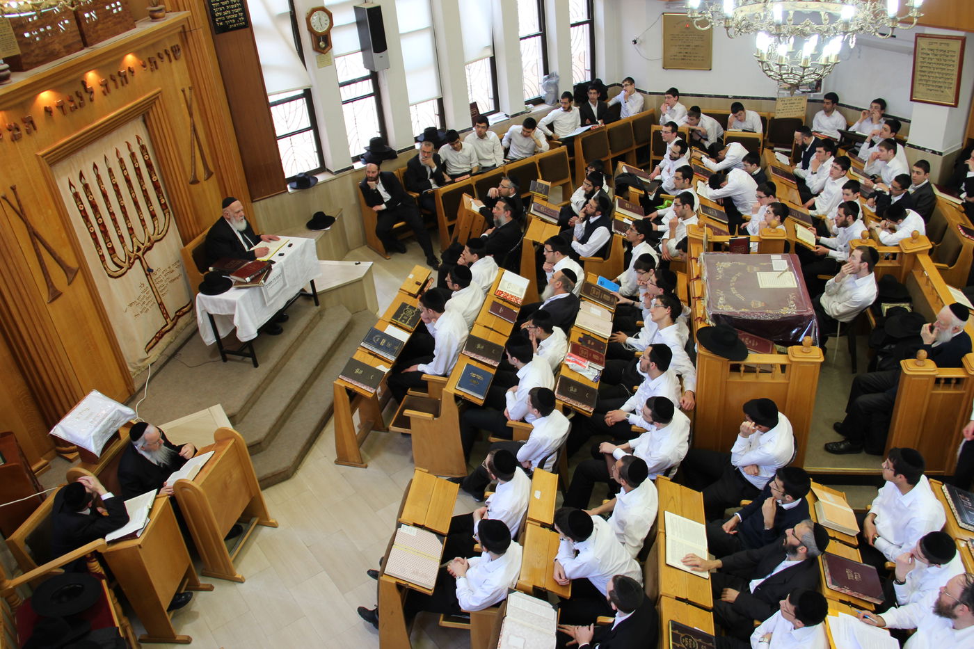 צפו: הרב שלום כהן בישיבת 'בין הזמנים'