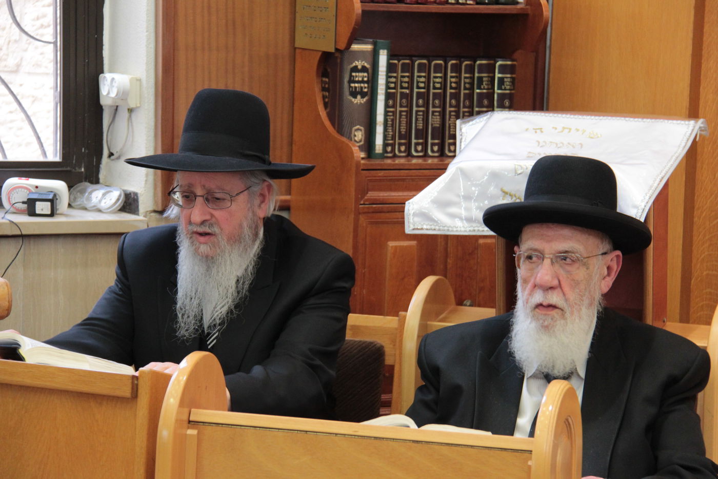 צפו: הרב שלום כהן בישיבת 'בין הזמנים'