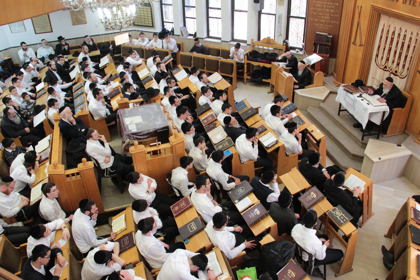 צפו: הרב שלום כהן בישיבת 'בין הזמנים'