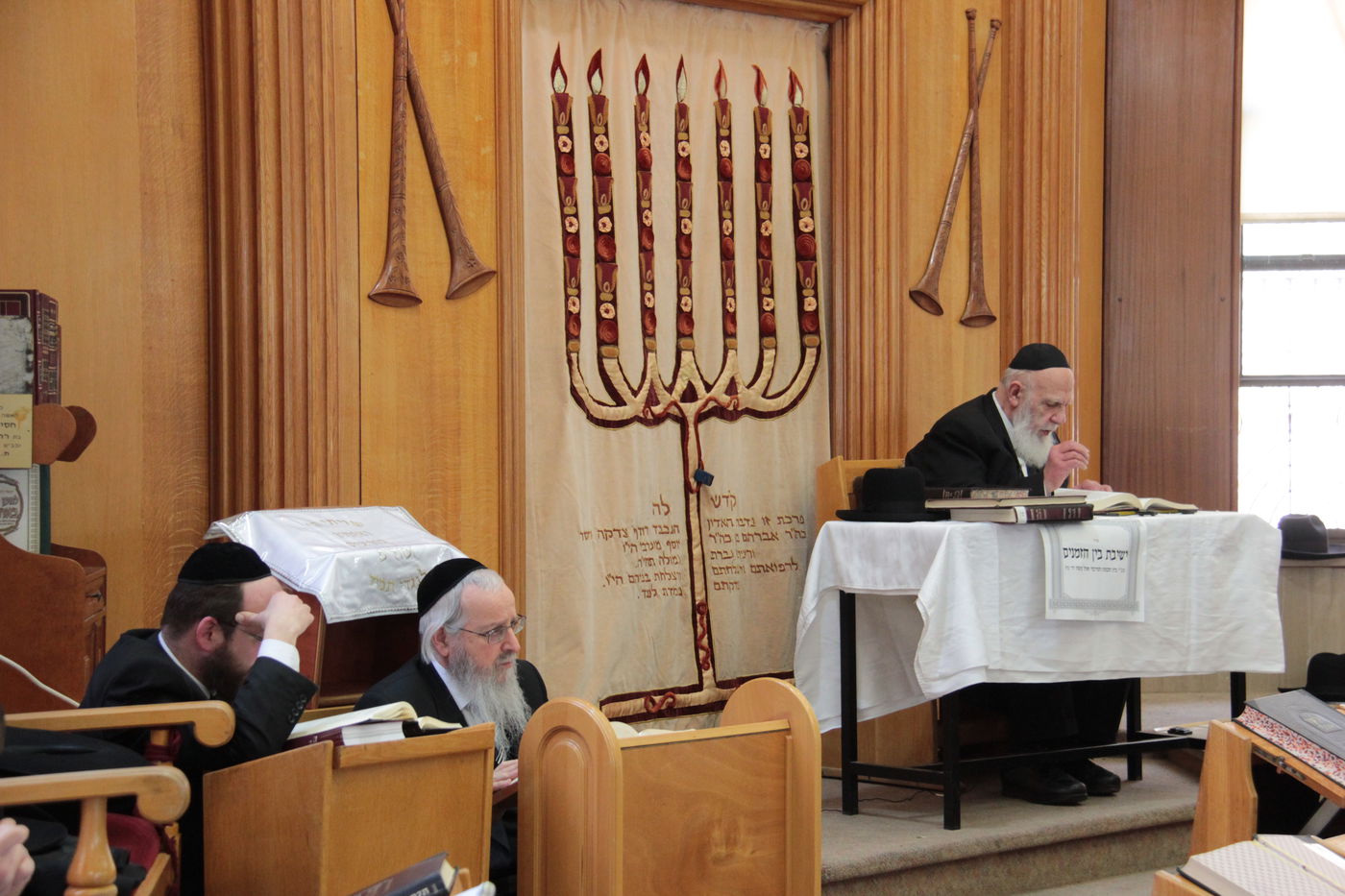 צפו: הרב שלום כהן בישיבת 'בין הזמנים'