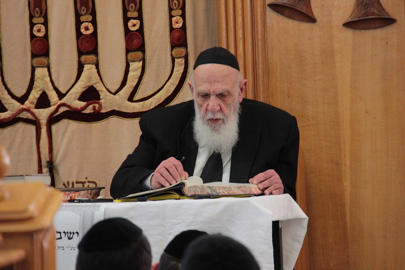 צפו: הרב שלום כהן בישיבת 'בין הזמנים'