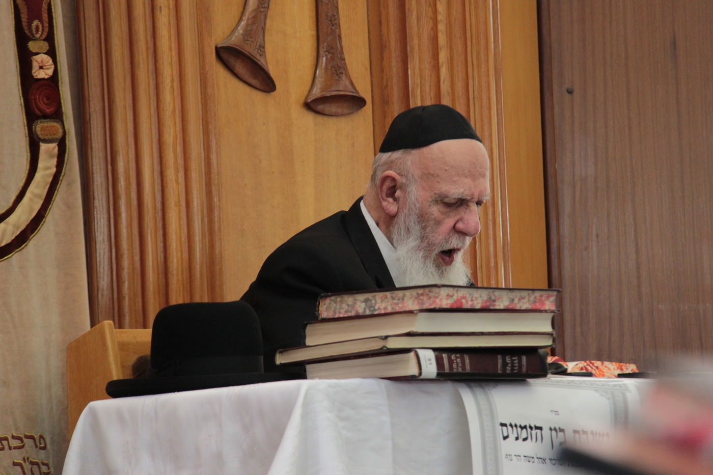 צפו: הרב שלום כהן בישיבת 'בין הזמנים'