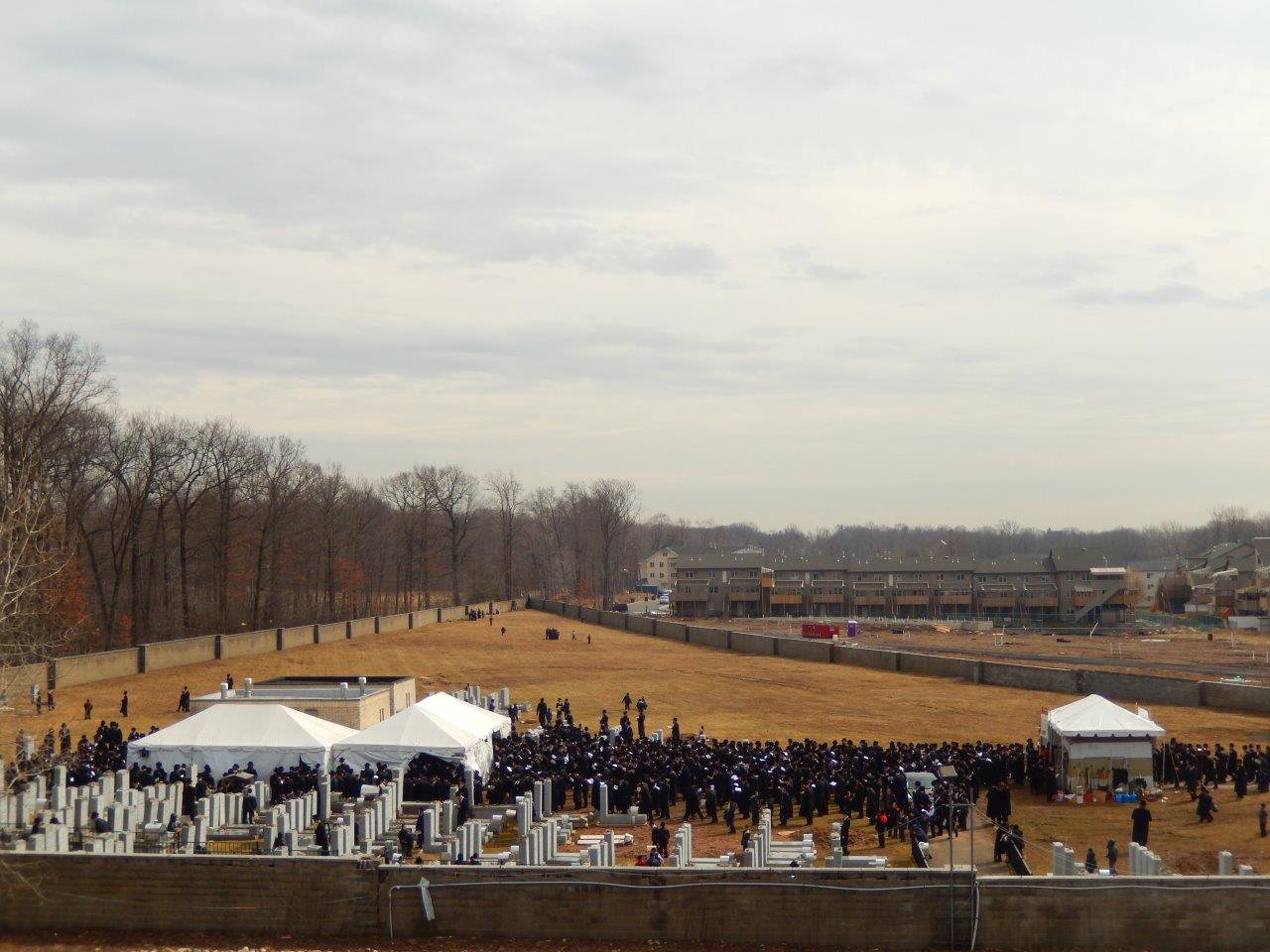 יארצייט בסקווירא • תיעוד ענק